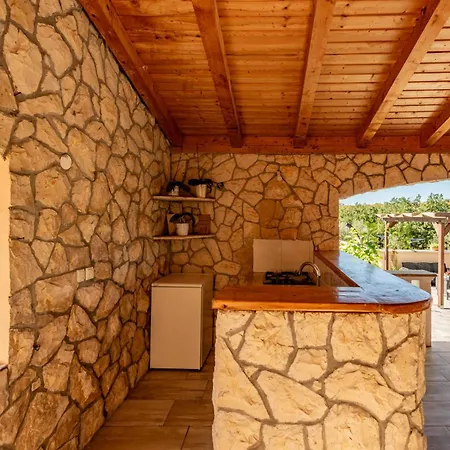 Hébergement de vacances House Laetitia With Pool