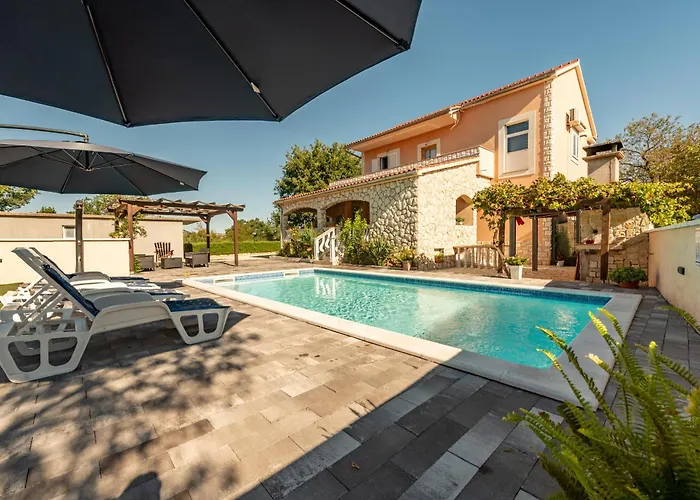 House Laetitia With Pool Banjevci