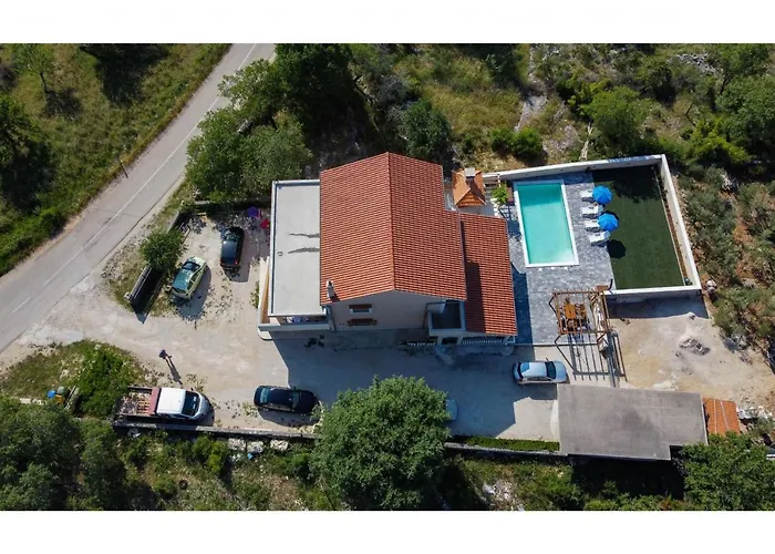 House Laetitia With Pool Σπίτι διακοπών